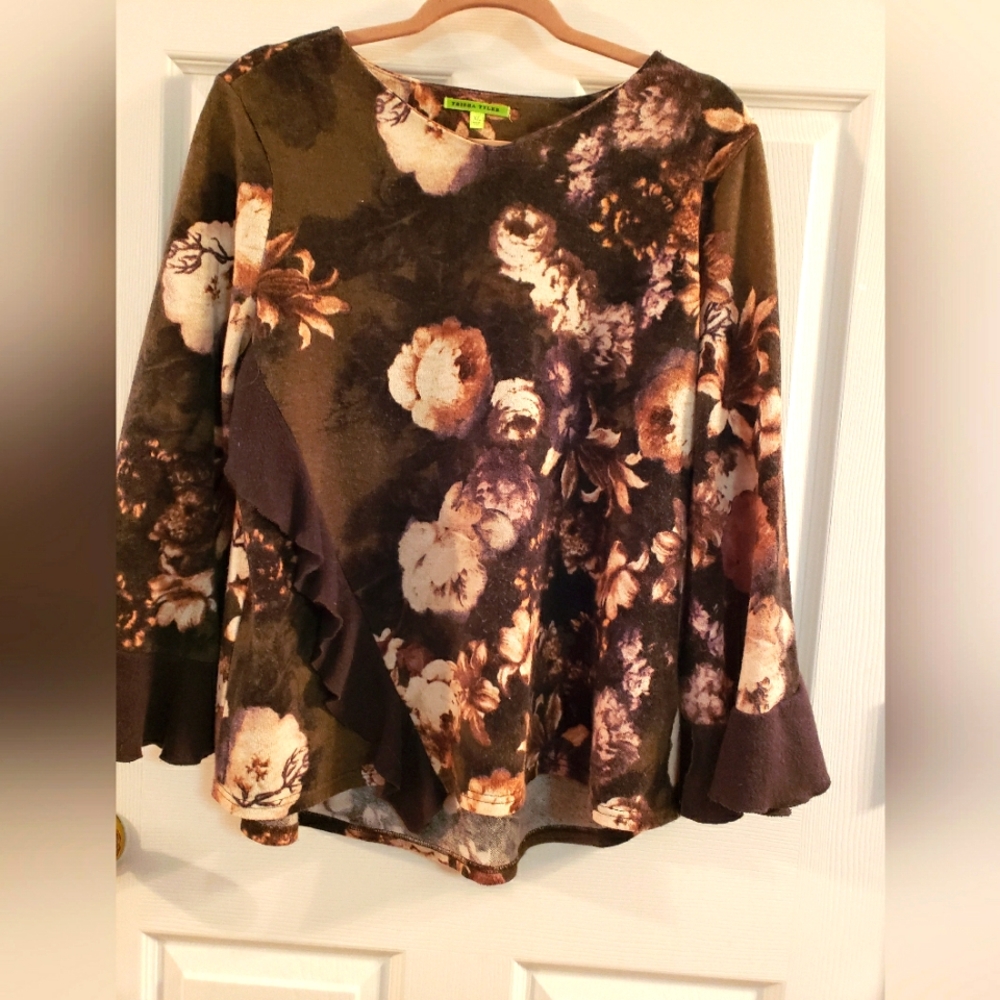 Trisha Tyler, green floral sweater, sz XL